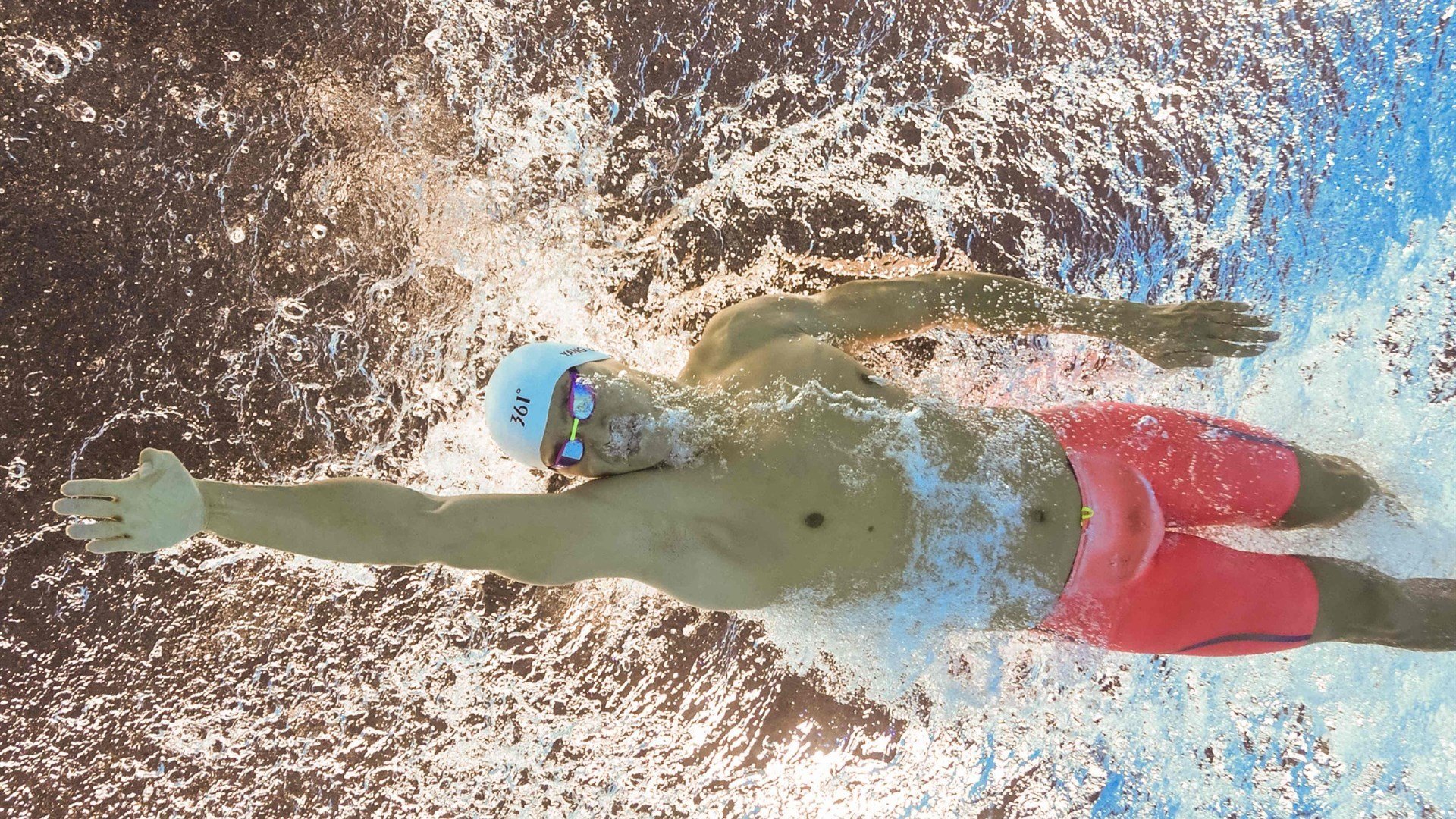 “安赫尔·巴尔博萨的力量与敏捷结合，成为美洲狮队的进攻突破点”