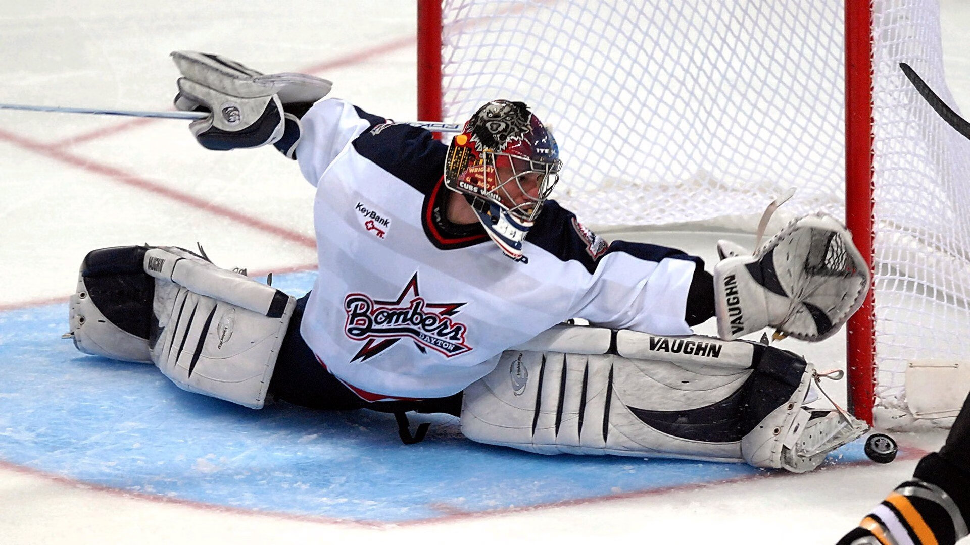 波尔曼的高效传球与突破能力为袋鼠队创造了无数得分机会,波尔曼针服