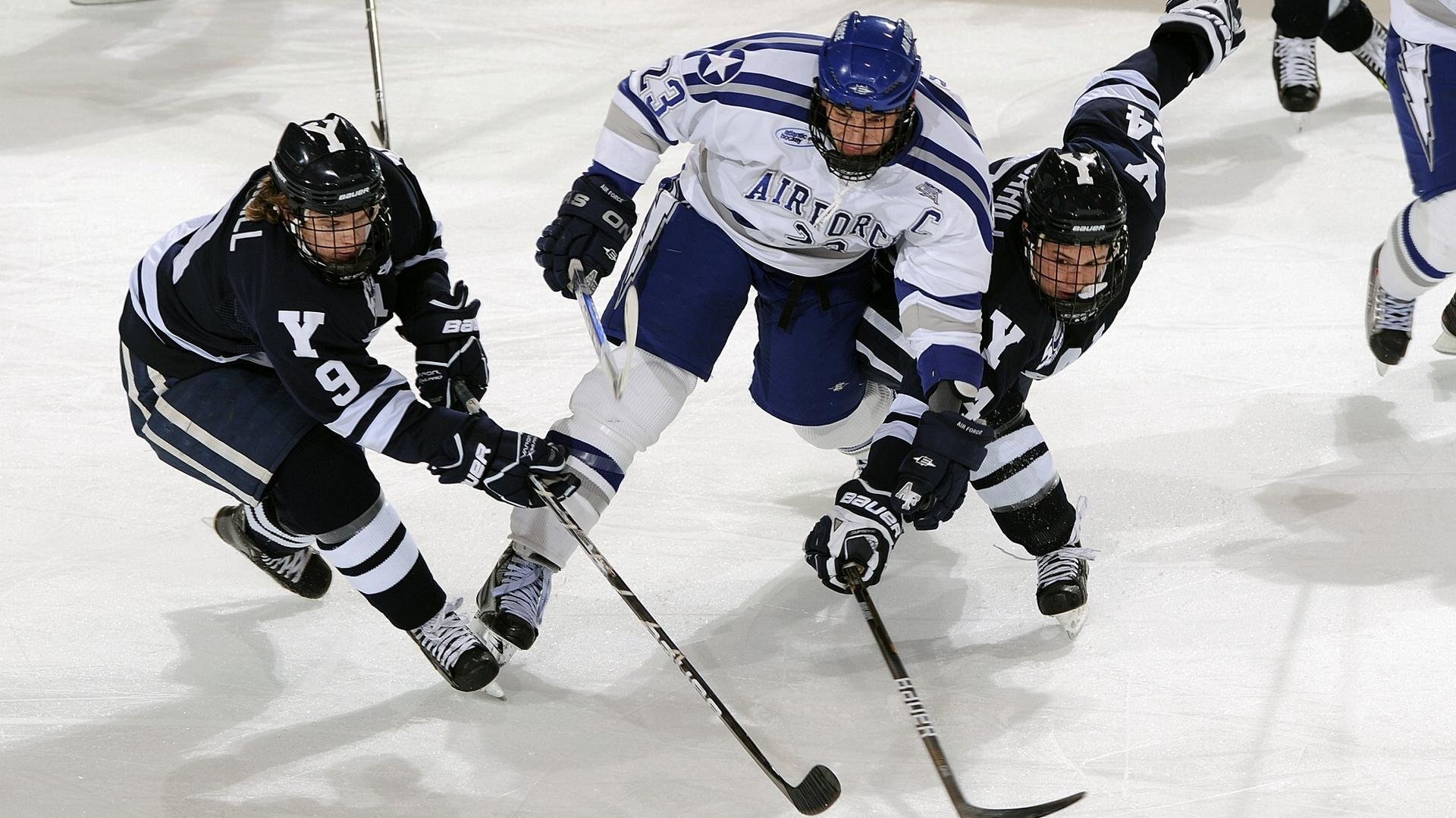 爵士双后卫搭配展现速度优势与转换效率，爵士双历