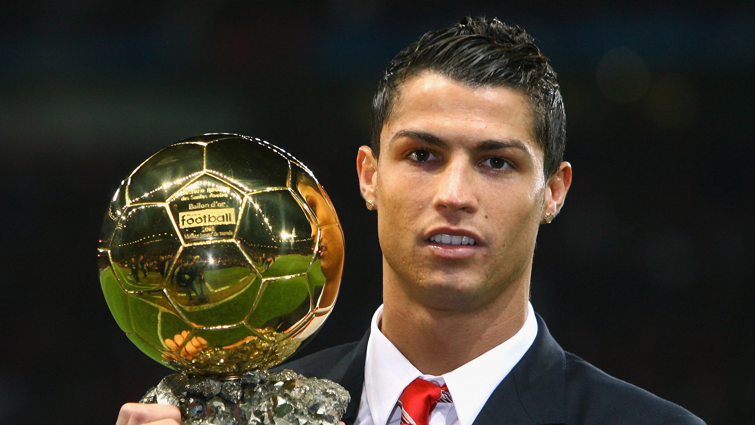 赛尔·阿尔斯塔的防守霸气让南非队保持全场统治，阿尔塞斯和阿尔萨斯